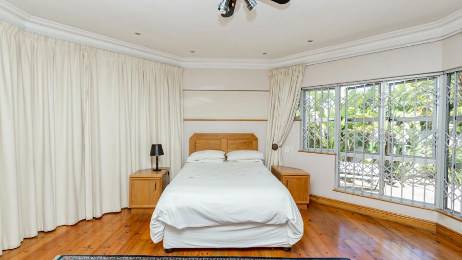 5 Bedroom Property for Sale in Plattekloof Western Cape